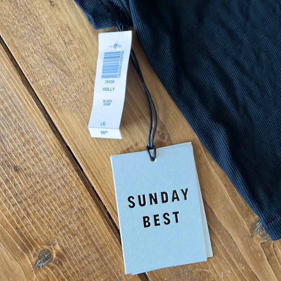 Sunday Best Holly Crop - Picture 3 of 3